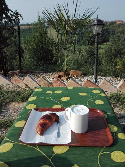 Bed and Breakfast A Casa Di Anna Vaglio Serra Exterior foto